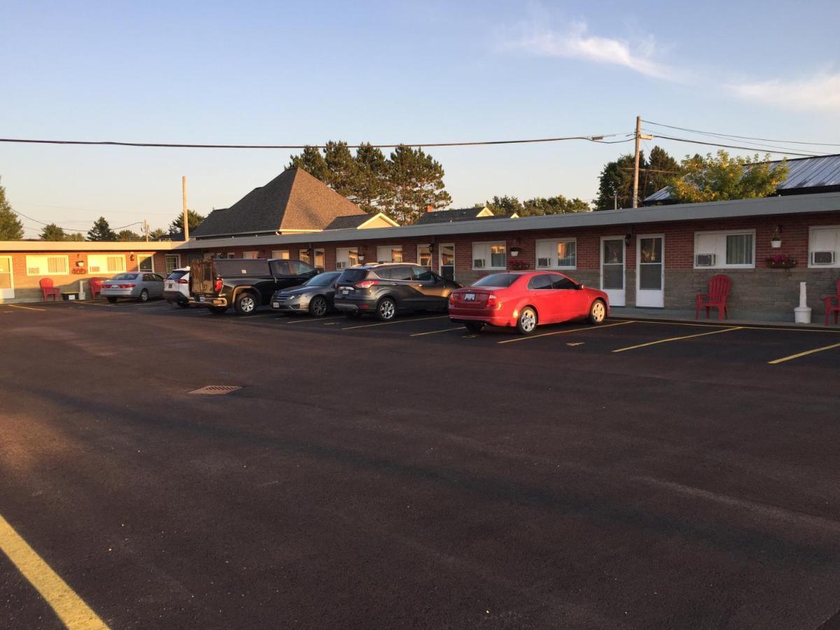 Trunk Road Motel Sault Ste. Marie Exterior photo